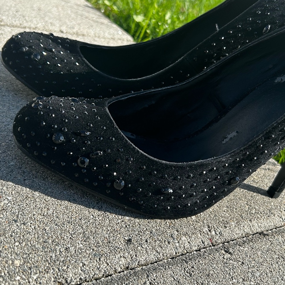 Elegant Black Sequin Stiletto Heels - Picture 2 of 6